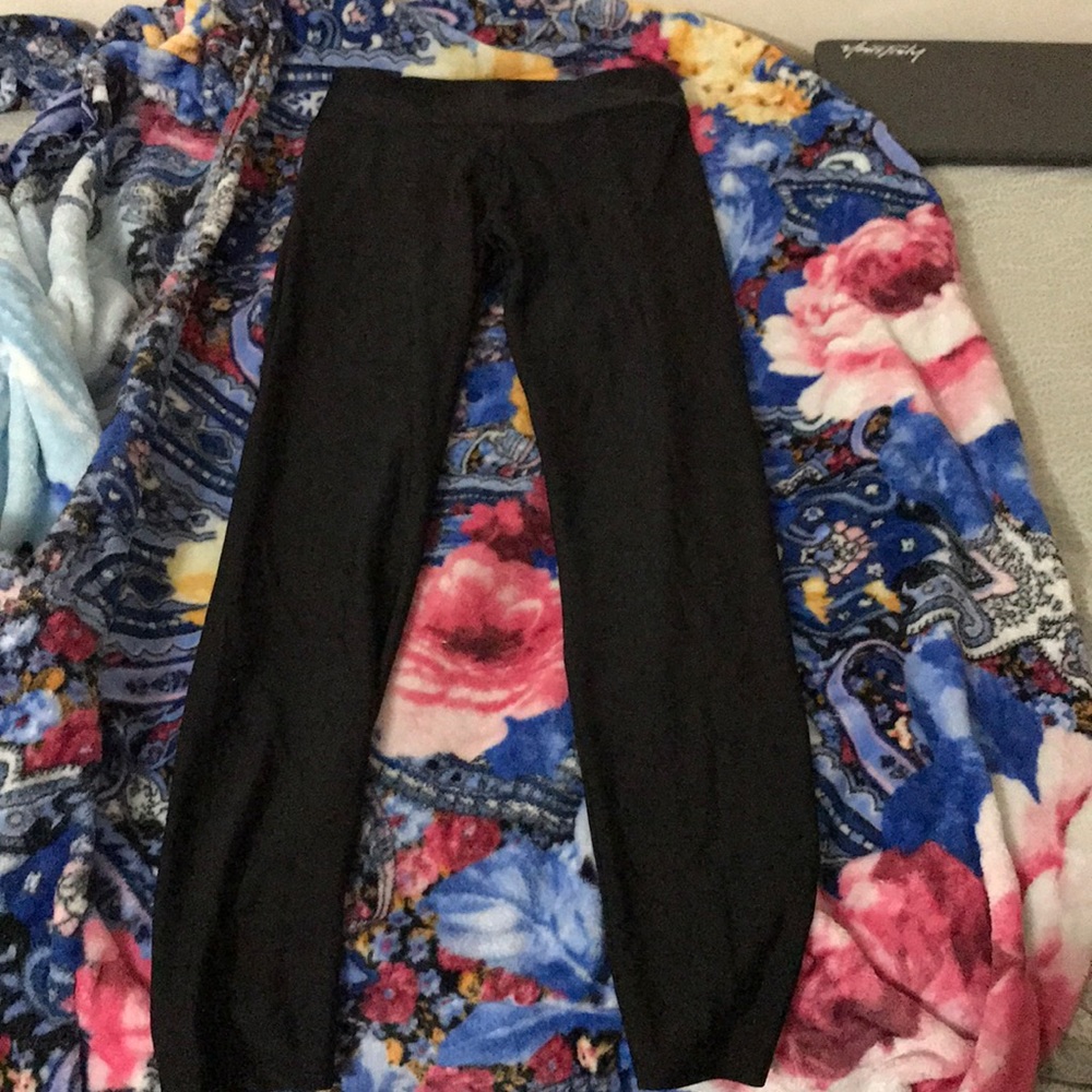 leggings which are made up of silky like material